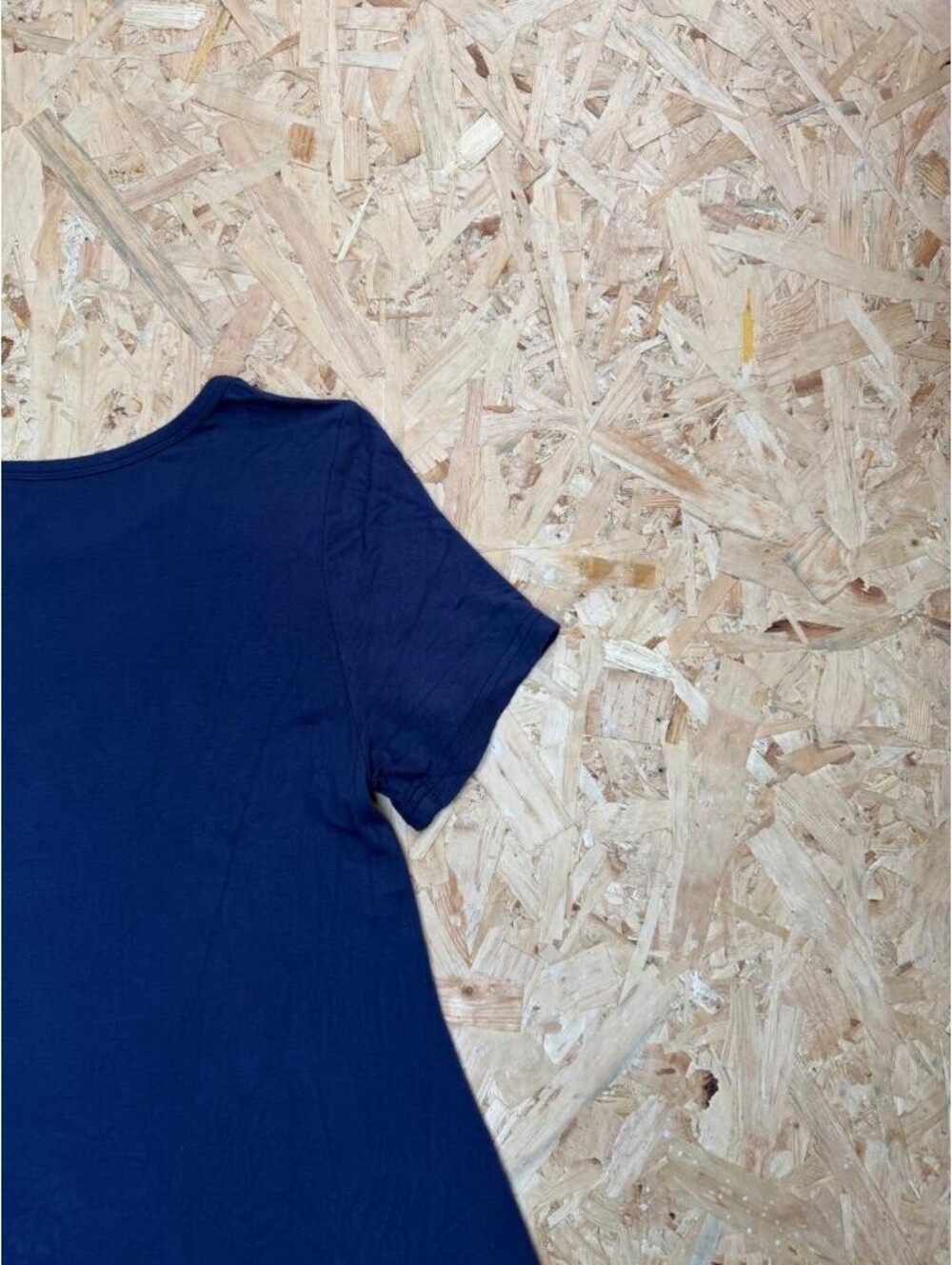 Jouica Women's Navy Blue Asymmetrical Hem T-Shirt Top Size L Button Accent - Picture 13 of 14